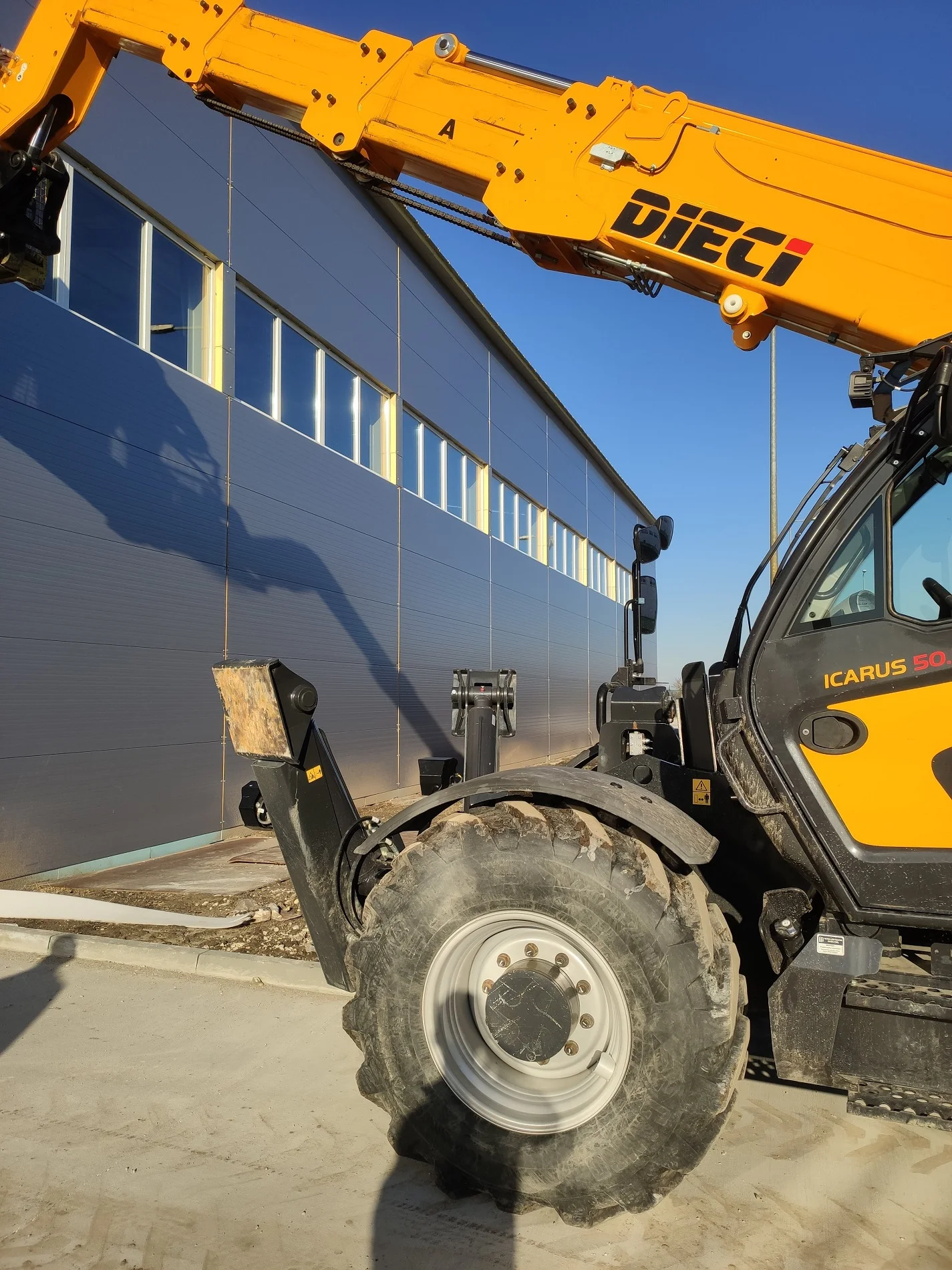 Loading machine rental